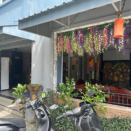 Memory 2 Hotell Phuket Exteriör bild