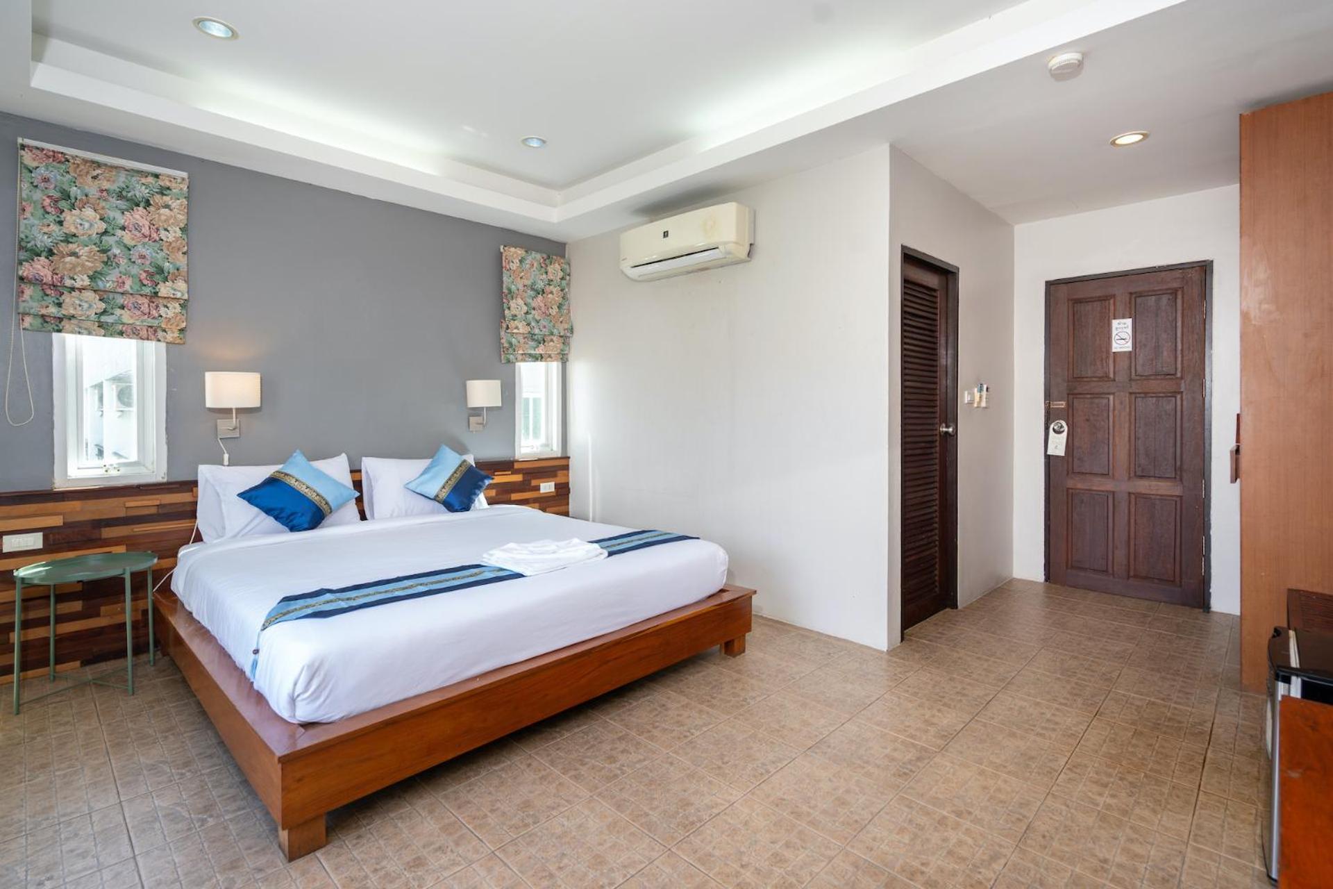 Memory 2 Hotell Phuket Exteriör bild