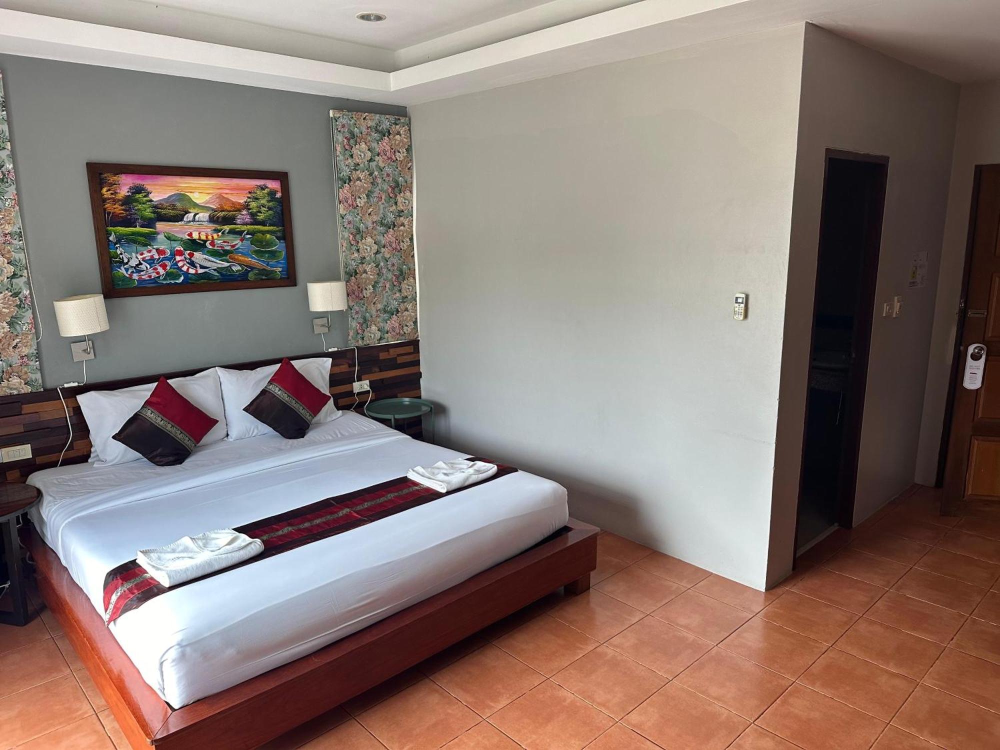 Memory 2 Hotell Phuket Exteriör bild