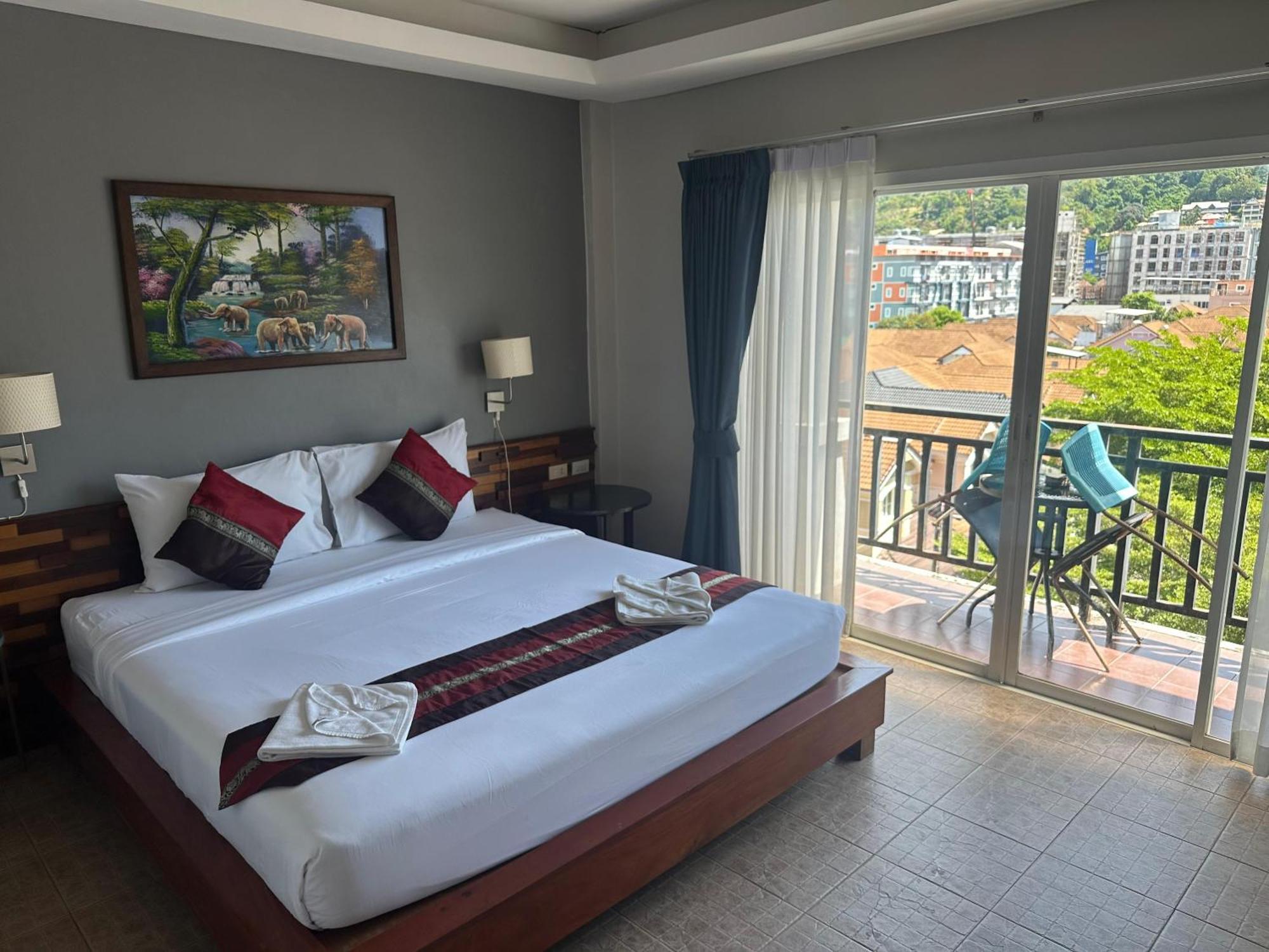 Memory 2 Hotell Phuket Exteriör bild